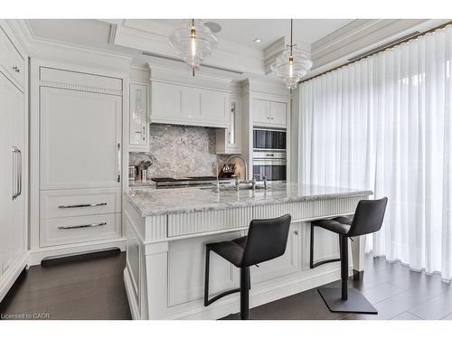 212-300 Randall Street, Oakville, ON - Indoor Photo Showing Kitchen With Upgraded Kitchen