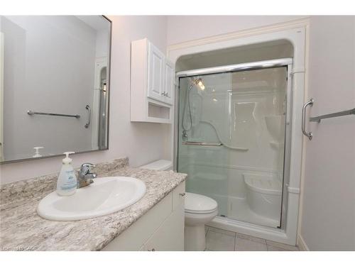 71-6 Ironwood Street, Simcoe, ON - Indoor Photo Showing Bathroom