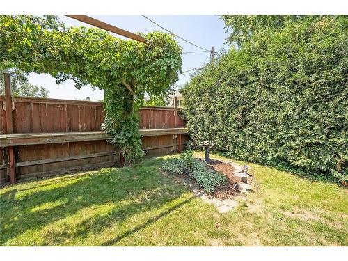 564 Maplehill Drive, Burlington, ON - Outdoor