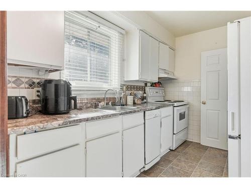 67 Lakeside Drive, Grimsby, ON - Indoor Photo Showing Kitchen
