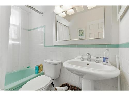 67 Lakeside Drive, Grimsby, ON - Indoor Photo Showing Bathroom
