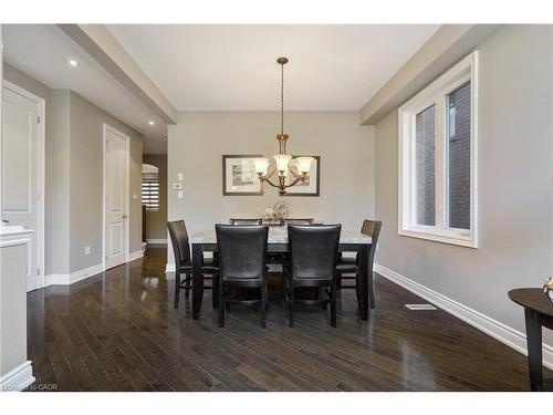 317 Great Lakes Boulevard, Oakville, ON - Indoor Photo Showing Dining Room