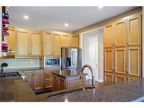 317 Great Lakes Boulevard, Oakville, ON - Indoor Photo Showing Kitchen