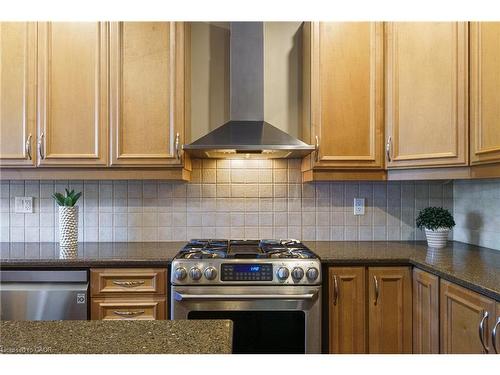 317 Great Lakes Boulevard, Oakville, ON - Indoor Photo Showing Kitchen