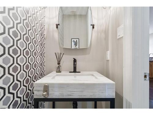 317 Great Lakes Boulevard, Oakville, ON - Indoor Photo Showing Bathroom