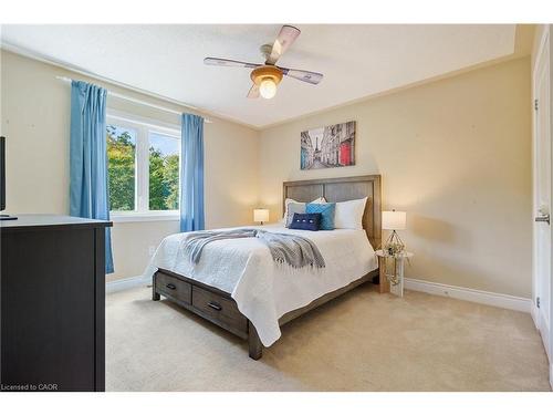 317 Great Lakes Boulevard, Oakville, ON - Indoor Photo Showing Bedroom