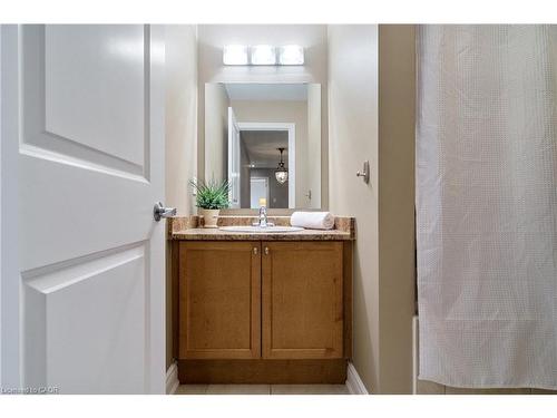 317 Great Lakes Boulevard, Oakville, ON - Indoor Photo Showing Bathroom