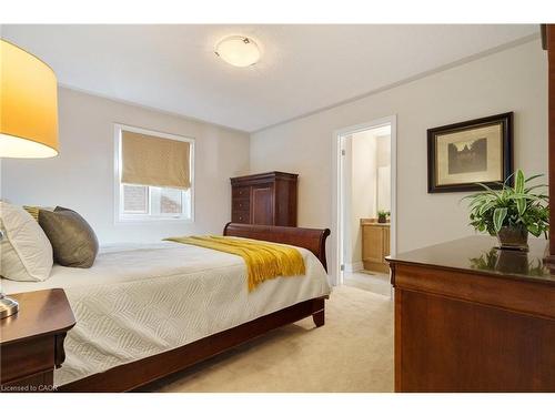 317 Great Lakes Boulevard, Oakville, ON - Indoor Photo Showing Bedroom