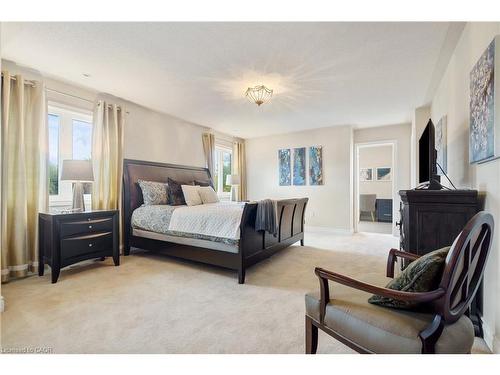 317 Great Lakes Boulevard, Oakville, ON - Indoor Photo Showing Bedroom