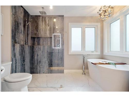 317 Great Lakes Boulevard, Oakville, ON - Indoor Photo Showing Bathroom