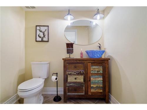 317 Great Lakes Boulevard, Oakville, ON - Indoor Photo Showing Bathroom