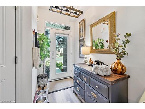 3969 Crown Street, Lincoln, ON - Indoor