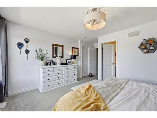 3969 Crown Street, Lincoln, ON - Indoor Photo Showing Bedroom