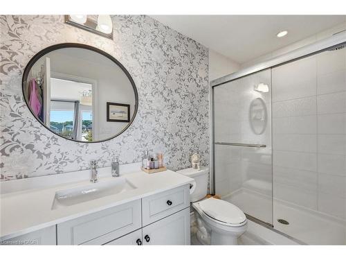 3969 Crown Street, Lincoln, ON - Indoor Photo Showing Bathroom