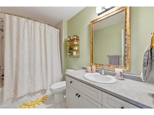 3969 Crown Street, Lincoln, ON - Indoor Photo Showing Bathroom