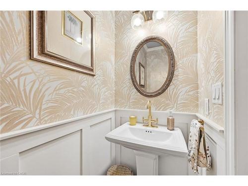 3969 Crown Street, Lincoln, ON - Indoor Photo Showing Bathroom