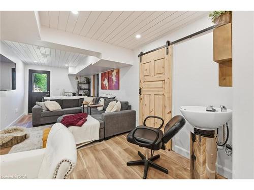 3969 Crown Street, Lincoln, ON - Indoor Photo Showing Other Room