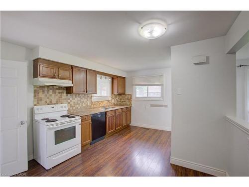 46 Elmwood Avenue, Cambridge, ON - Indoor Photo Showing Kitchen