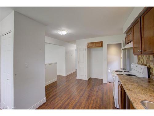 46 Elmwood Avenue, Cambridge, ON - Indoor Photo Showing Kitchen