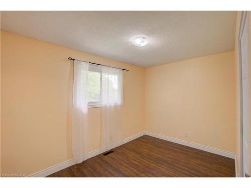 46 Elmwood Avenue, Cambridge, ON - Indoor Photo Showing Other Room