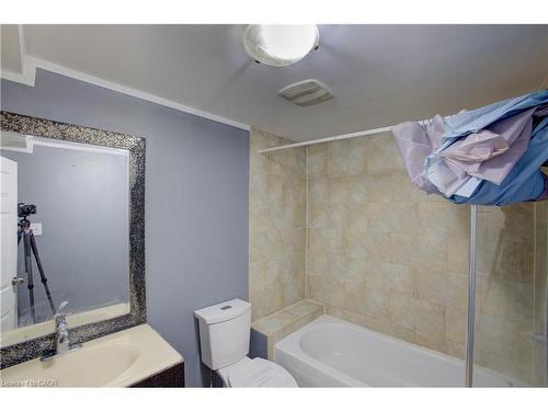 46 Elmwood Avenue, Cambridge, ON - Indoor Photo Showing Bathroom