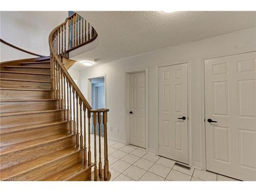 175 Rhodes Circle, Newmarket, ON - Indoor Photo Showing Other Room