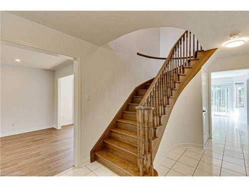 175 Rhodes Circle, Newmarket, ON - Indoor Photo Showing Other Room