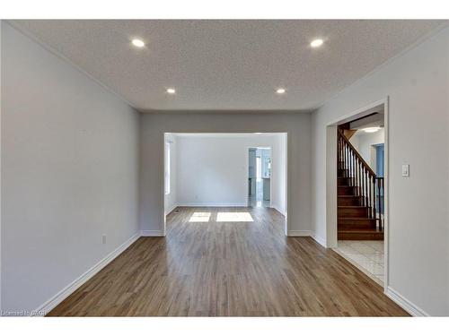 175 Rhodes Circle, Newmarket, ON - Indoor Photo Showing Other Room