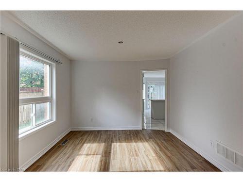 175 Rhodes Circle, Newmarket, ON - Indoor Photo Showing Other Room