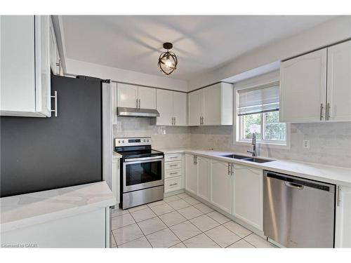 175 Rhodes Circle, Newmarket, ON - Indoor Photo Showing Kitchen With Double Sink