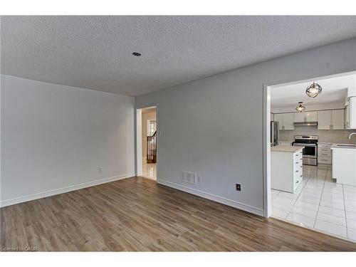 175 Rhodes Circle, Newmarket, ON - Indoor Photo Showing Other Room