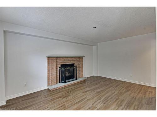 175 Rhodes Circle, Newmarket, ON - Indoor Photo Showing Living Room With Fireplace