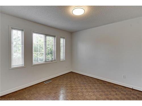 175 Rhodes Circle, Newmarket, ON - Indoor Photo Showing Other Room