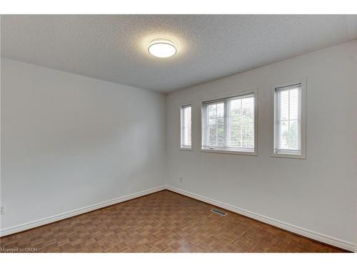 175 Rhodes Circle, Newmarket, ON - Indoor Photo Showing Other Room