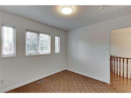 175 Rhodes Circle, Newmarket, ON - Indoor Photo Showing Other Room