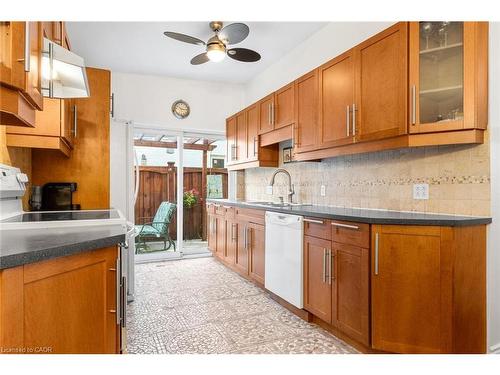 2610 Constable Road, Mississauga, ON - Indoor Photo Showing Kitchen