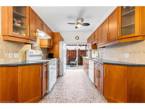 2610 Constable Road, Mississauga, ON - Indoor Photo Showing Kitchen