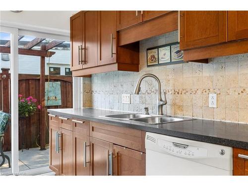 2610 Constable Road, Mississauga, ON - Indoor Photo Showing Kitchen With Double Sink