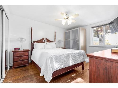 2610 Constable Road, Mississauga, ON - Indoor Photo Showing Bedroom