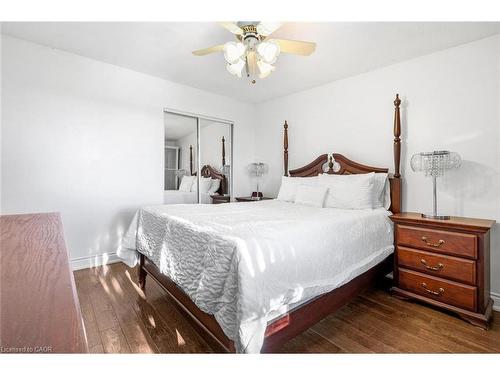 2610 Constable Road, Mississauga, ON - Indoor Photo Showing Bedroom