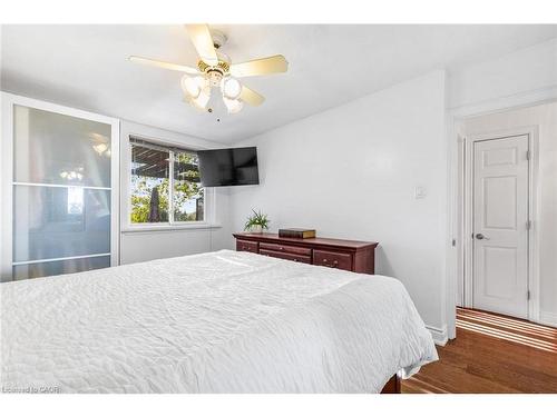 2610 Constable Road, Mississauga, ON - Indoor Photo Showing Bedroom