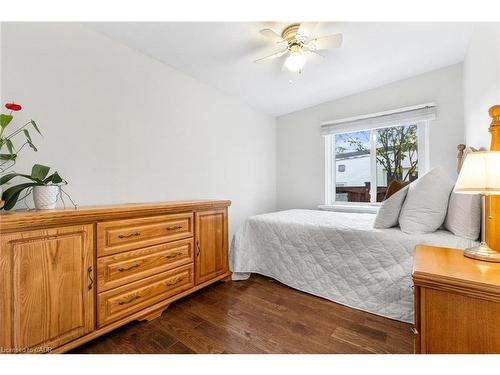 2610 Constable Road, Mississauga, ON - Indoor Photo Showing Bedroom