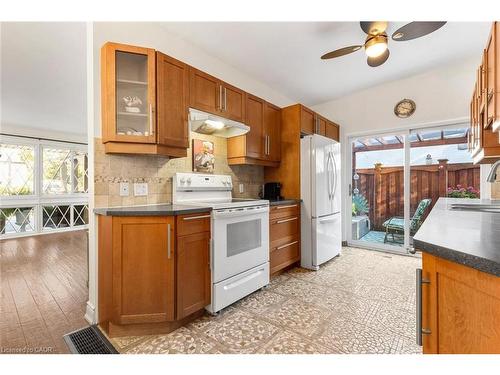 2610 Constable Road, Mississauga, ON - Indoor Photo Showing Kitchen