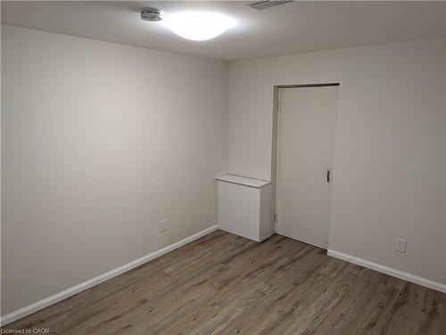 Lower-26 Springbank Crescent, Kitchener, ON - Indoor Photo Showing Other Room