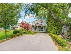 9 Grandview Drive  St. Catharines, ON L2M 1A7