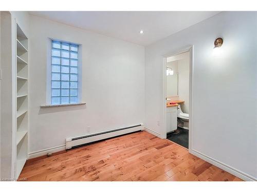 156 Park Row S, Hamilton, ON - Indoor Photo Showing Other Room