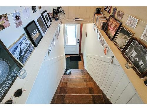 156 Park Row S, Hamilton, ON - Indoor Photo Showing Other Room