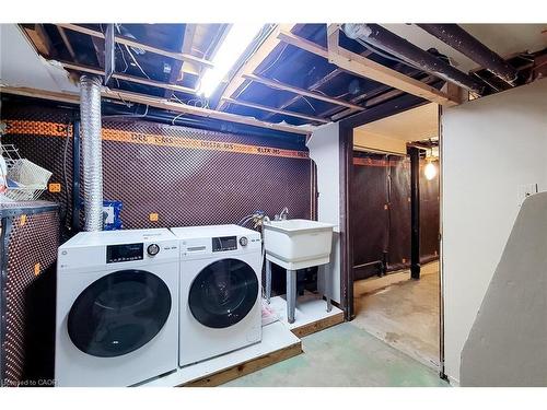 156 Park Row S, Hamilton, ON - Indoor Photo Showing Laundry Room