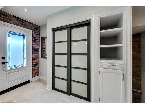 156 Park Row S, Hamilton, ON - Indoor Photo Showing Other Room