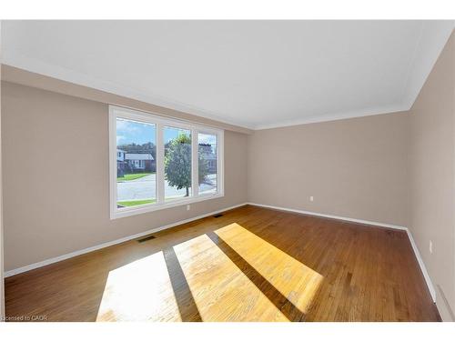 112 Purdy Crescent, Hamilton, ON - Indoor Photo Showing Other Room